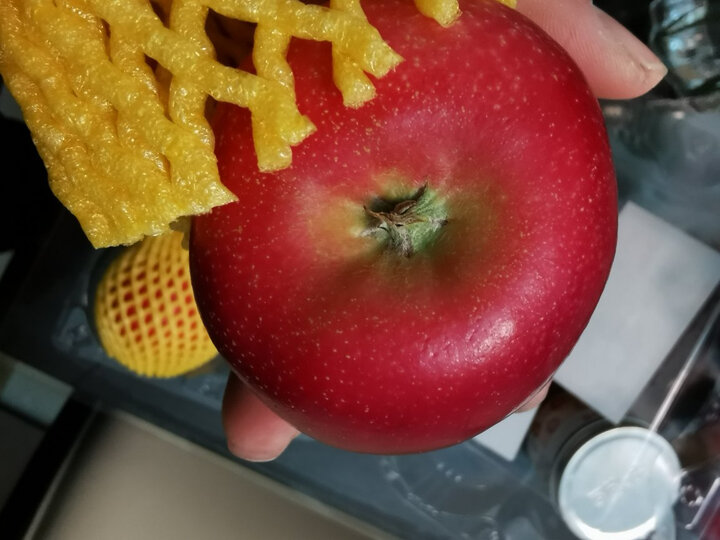 Mr Apple苹果先生 新西兰进口特级皇后红玫瑰苹果 一级果6粒装 单果重约130-170g 晒单图