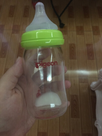 贝亲(Pigeon) 奶瓶 玻璃奶瓶 新生儿 宽口径玻璃奶瓶 婴儿奶瓶 160ml（绿色瓶盖）AA72 自然实感SS码 晒单图