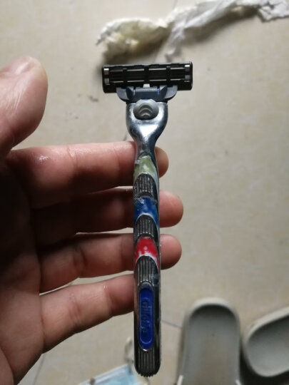 吉列（Gillette） 剃须刀刮胡刀手动 锋隐致顺超值尊享装（1刀头1刀架+70g啫喱） 晒单图