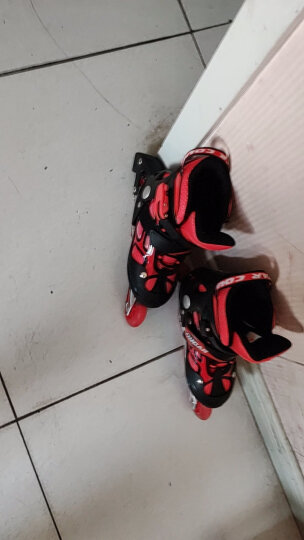 美洲狮（COUGAR）轮滑鞋儿童闪光溜冰鞋男女滑冰旱冰鞋女轮滑鞋男童 黑红单闪套装 M(可调31-36码) 晒单图