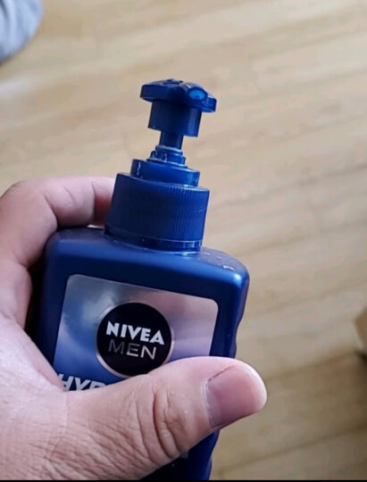 妮维雅（NIVEA）男士温和清洁保湿控油洗面奶 控油抗痘洁面泥100g 晒单图