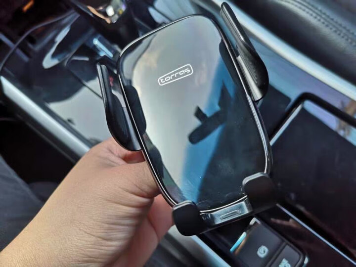 图拉斯(TORRAS)车载手机支架 汽车出风口卡扣磁吸式 适用4-8英寸手机平板导航通用汽车  皮质卡扣版-亮黑色 晒单图