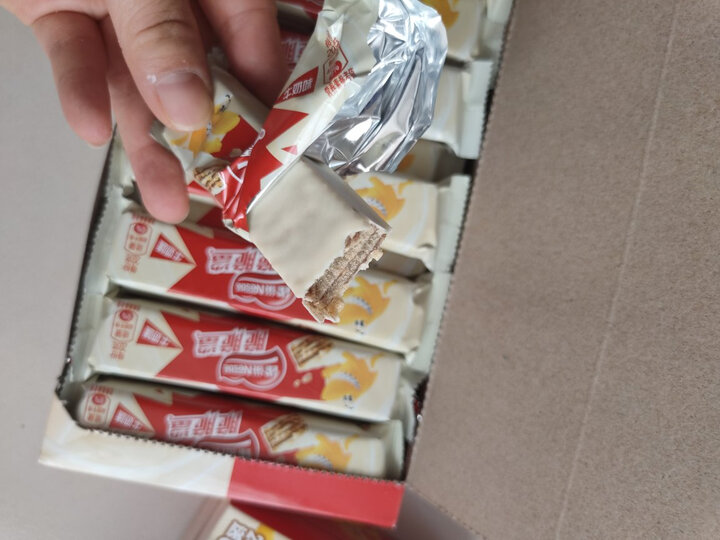 雀巢(Nestle) 脆脆鲨 休闲零食 威化饼干 牛奶口味640g(24*20g+赠8*20g) 晒单图