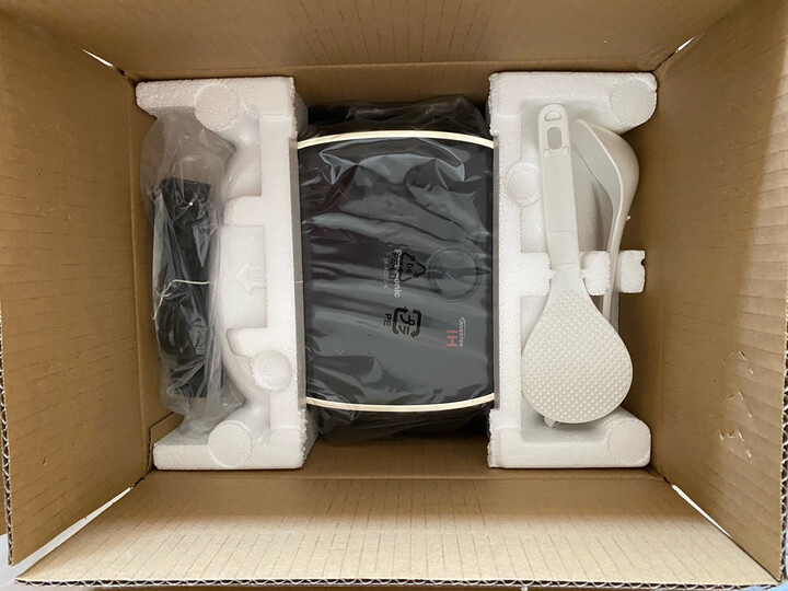 松下(Panasonic)3L(对应日标1L)电压力饭煲 电饭锅 1-4人 IH电磁加热 备长炭内锅 可预约 SR-E10H1-W 晒单图