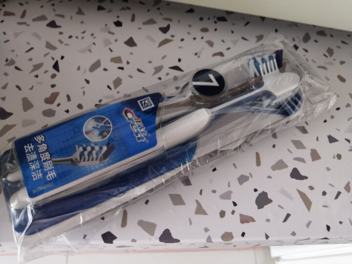 佳洁士小宽头牙刷全优7效牙刷成人单支装按摩牙龈舌苔清洁弹力防滑刷柄 晒单图