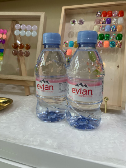 依云（evian）天然矿泉水法国原装进口弱碱饮用水依云矿泉水办公会议泡茶饮用水 新品330ml*24瓶/箱 晒单图