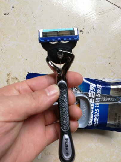 吉列（Gillette） 剃须刀刮胡刀手动 锋隐致顺超值尊享装（1刀头1刀架+70g啫喱） 晒单图