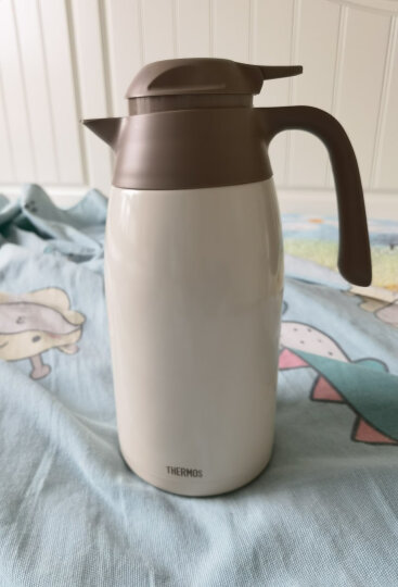 膳魔师（THERMOS）保温壶2000ml办公家用大容量瓶暖壶水壶热水瓶杯THS-2000(SBK) 晒单图