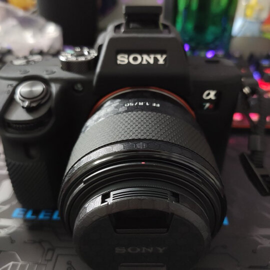 索尼(SONY)FE 50mm F1.8 全画幅标准定焦微单相机镜头 E卡口(SEL50F18F)人像 街拍 夜景 晒单图