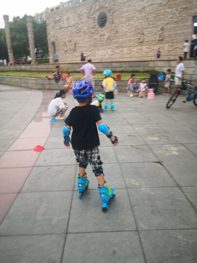 米高轮滑鞋儿童溜冰鞋直排轮旱冰鞋花式休闲两用男女锁轮可调尺码S6 蓝色K7套装（K7头盔+护具+包） S (29-32)3-5岁 晒单图