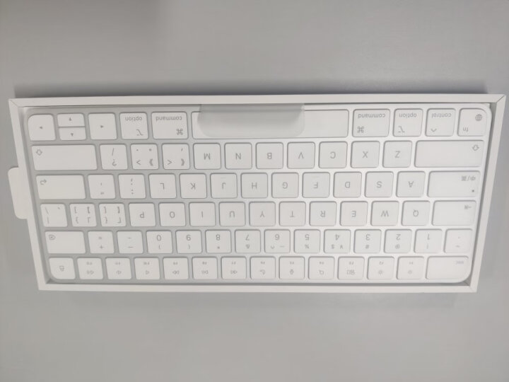 Apple/苹果 带有数字小键盘的妙控键盘-中文 (拼音)-银色 无线键盘 适用iPhone/iPad/Mac 晒单图