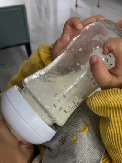 飞利浦新安怡 奶瓶 玻璃奶瓶 婴儿仿母乳硅橡胶奶嘴进口宽口径240ml 自带1月+奶嘴 SCF673 晒单图