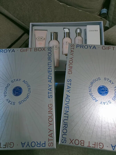 高姿COGI匀净萃白明星礼盒(洗面奶50g+爽肤水80ml+乳液30g+面霜5g)提亮肤色 补水保湿 深层清洁 化妆品套装 晒单图