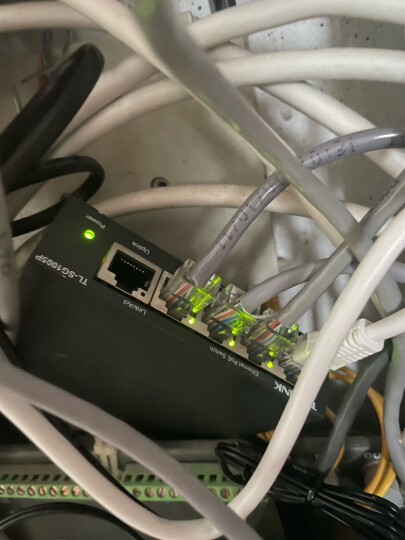 TP-LINK 5口千兆PoE交换机 4口PoE非网管交换机 监控网络网线分线器 企业级交换器 分流器 TL-SG1005P 晒单图