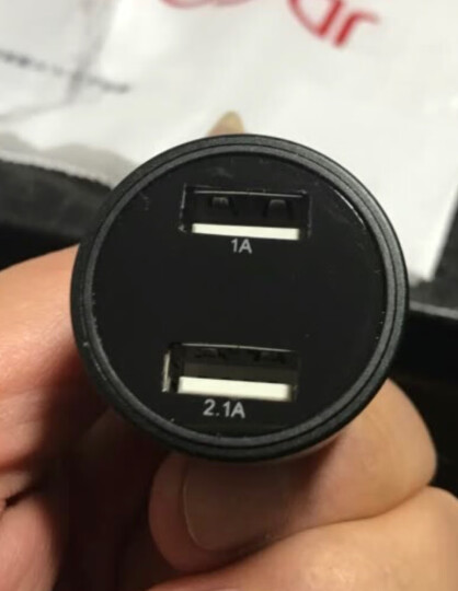 毕亚兹 车载充电器车充点烟器 MC9 经典黑 全金属材质 3.1A双USB一拖二 电压检测显示 手机平板通用 晒单图