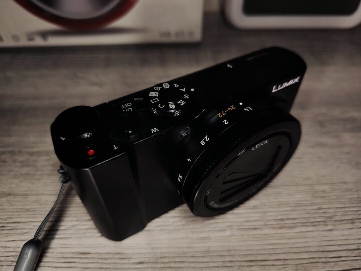 松下（Panasonic）ZS110 1英寸大底数码相机 便携卡片机 10倍光学变焦 4K WIFI 银色 晒单图