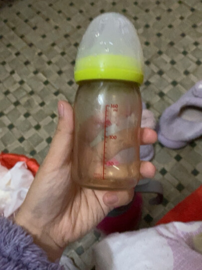 贝亲(Pigeon) 奶瓶 PPSU奶瓶 新生儿 宽口径PPSU奶瓶 婴儿奶瓶 240ml(黄色瓶盖) AA75 自然实感M码 晒单图
