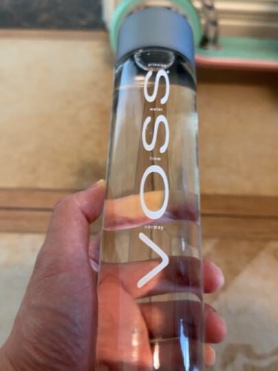 芙丝（VOSS）挪威原装进口饮用天然泉水(深层自流)330ml*24(塑料瓶)整箱装 晒单图