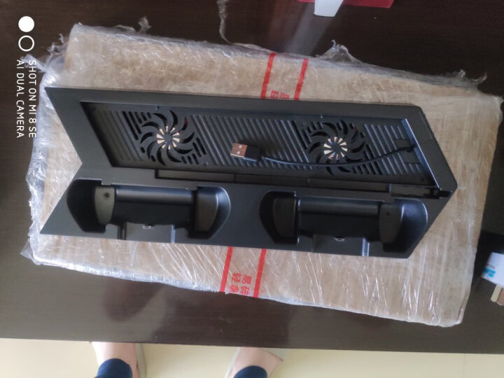 利乐普 PS4一体化主动式散热底座（主机直立支架+主动散热+双手柄充电立式底座+USB接口） 老款黑色 晒单图