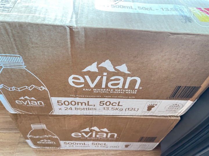 依云（evian）法国原装进口 矿泉水 500ml*24瓶 整箱装 晒单图