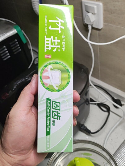 LG竹盐  多彩便携旅行套装（精研卓效牙膏30g+便携软毛牙刷）多彩便携 时尚轻巧（四种颜色随机发放） 晒单图