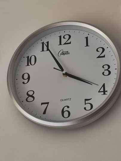 康巴丝（Compas）挂钟时尚卧室客厅办公时钟日历挂表简约创意石英钟表 灰色C2246直径28cm 晒单图