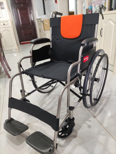 鱼跃(yuwell)轮椅H062 折叠老人轻便免充气加强铝合金旅行手推车代步车 手动轮椅车 晒单图