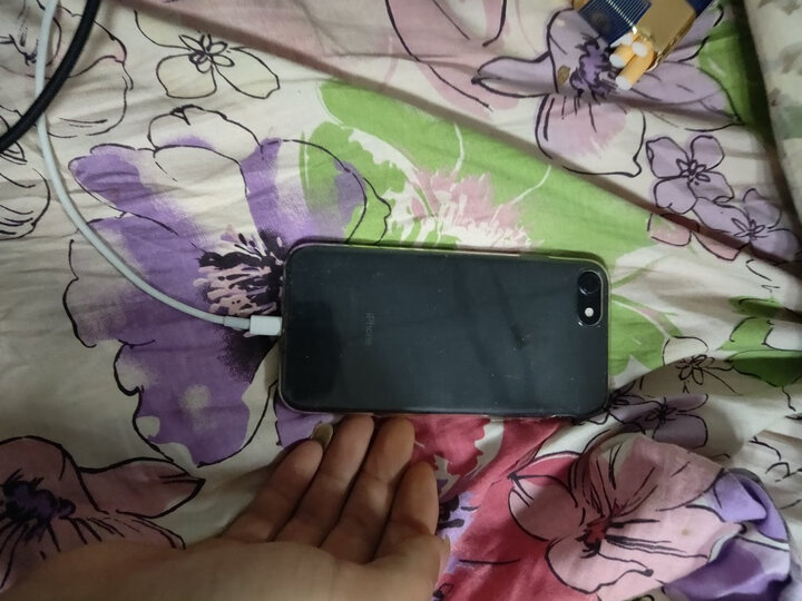 亿色(ESR)苹果7&8 Plus手机壳 iPhone7 plus&8 Plus手机壳 5.5英寸手机套 透明轻薄硅胶防摔软壳 初色零感 黑 晒单图