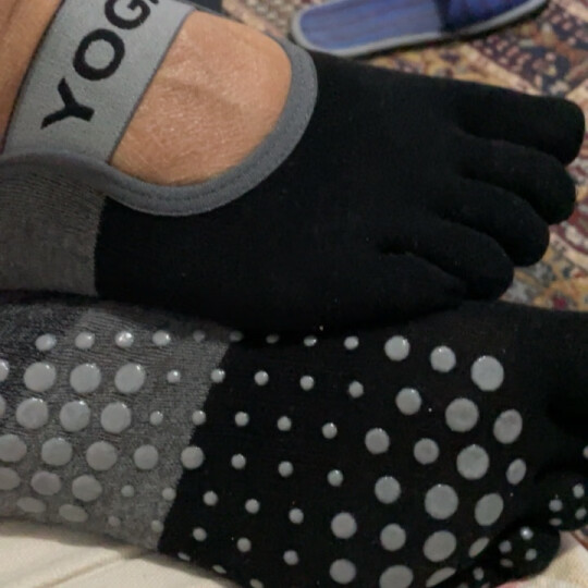 奥义 瑜伽袜五指普拉提袜舒适防滑吸汗透气保暖地板袜成人运动健身 五指包趾款-灰黑 晒单图