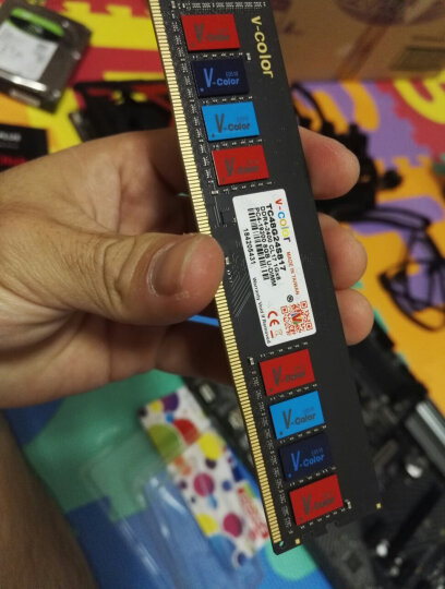 全何(V-Color) DDR4 2400 8GB 台式机內存 彩条 晒单图