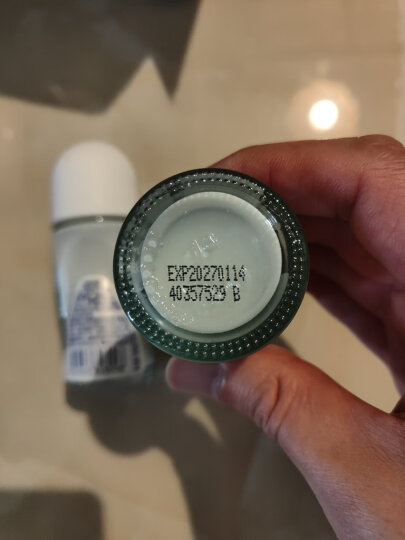 妮维雅（NIVEA）抑汗香体止汗露腋下干爽滚珠珍珠莹彩爽身走珠液50ml 晒单图