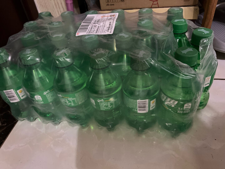 可口可乐（Coca-Cola）雪碧 Sprite柠檬味汽水碳酸饮料300ml*24瓶 整箱装 晒单图