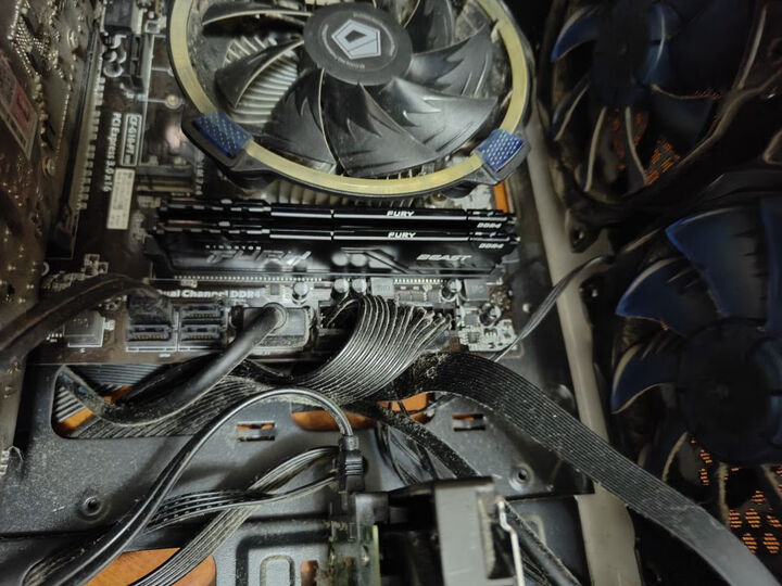 金士顿 (Kingston) 8GB DDR4 2400 台式机内存条 骇客神条 Fury雷电系列 晒单图