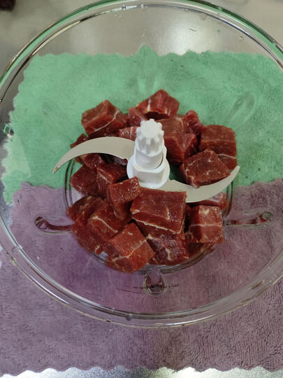 小熊（Bear）绞肉机家用 绞馅机 碎肉机 电动多功能料理搅拌打肉饺子肉馅蒜蓉机不锈钢 搅肉机QSJ-B03E1 约2L 晒单图