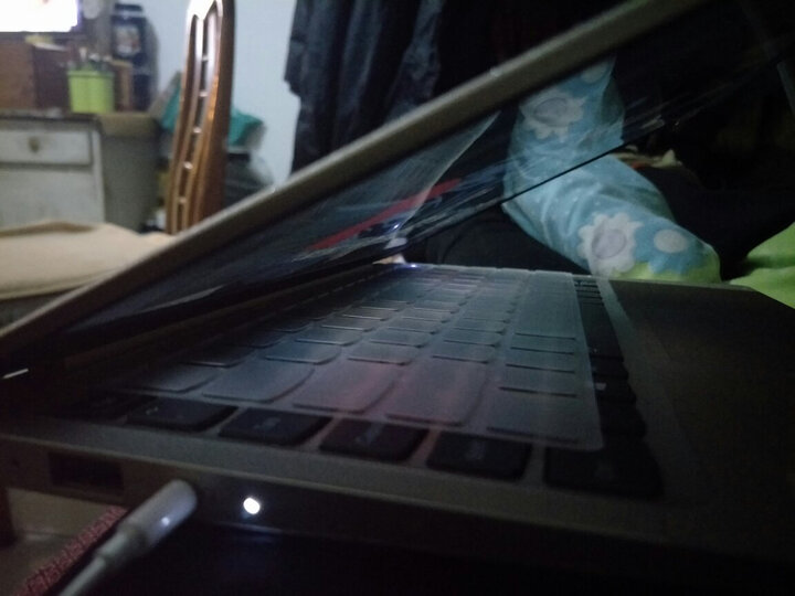 联想(Lenovo)小新潮7000 13.3英寸超轻薄窄边框笔记本电脑(i7-8550U 8G 256G SSD MX150 正版Office )火花金 晒单图