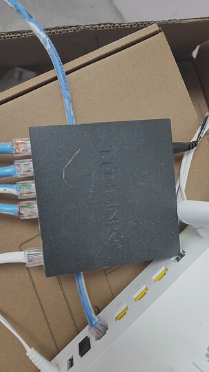 普联（TP-LINK） 5口千兆PoE交换机 4口PoE非网管交换机 监控网络网线分线器 企业级交换器 分流器 TL-SG1005P 晒单图