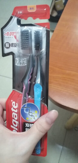 高露洁(Colgate)牙刷纤柔双效旋白 牙刷×2 (螺旋刷毛 美白深洁) 晒单图