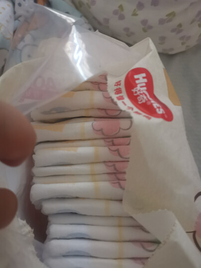 好奇（Huggies）金装纸尿裤L132片(9-14kg)大号婴儿尿不湿超薄柔软超大吸力透气 晒单图