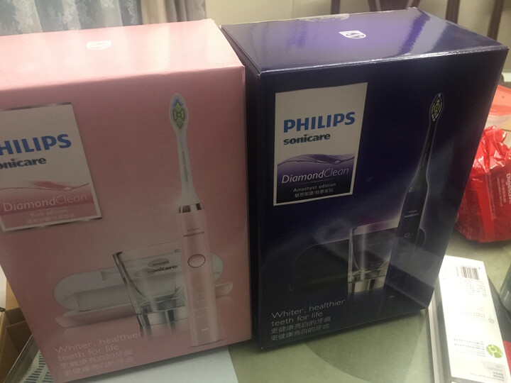 飞利浦(PHILIPS) 电动牙刷 成人声波震动钻石系列(自带刷头*2+充电旅行盒+充电玻璃杯) 紫钻HX9372/04 晒单图