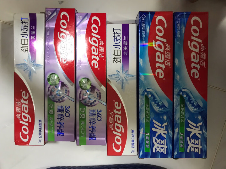 高露洁（Colgate）便携式旅行牙膏牙刷套装 （备长炭深洁牙膏40g+护龈牙刷） (产品升级颜色包装随机发放) 晒单图