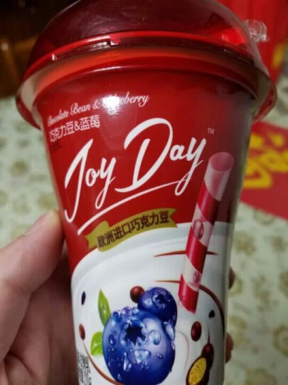 伊利 JoyDay 风味发酵乳 吸果杯巧克力豆&草莓酸奶酸牛奶 220g*1（2件起售） 晒单图