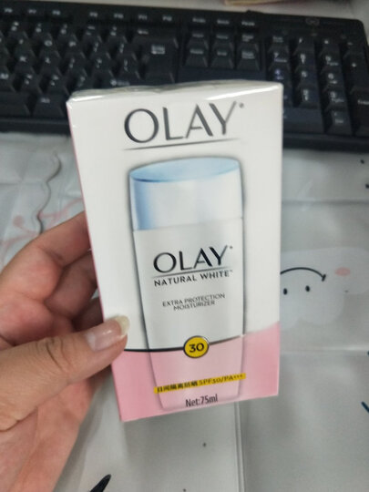 玉兰油OLAY防晒霜三重隔离亮肤防晒乳75ml(美白隔离 水嫩保湿 质地清爽 SPF30 新老包装随机发送) 晒单图