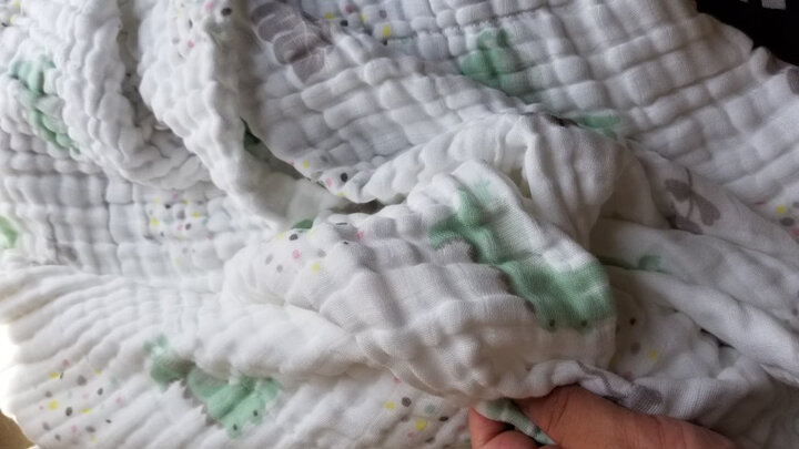 好孩子(gb) 婴儿纱布浴巾 纯棉 秋冬纱布被 新生儿用品包巾婴儿包被 儿童婴儿被 幼儿园被子 畅想曲6层纱布浴巾-浅卡其(120*120) 晒单图