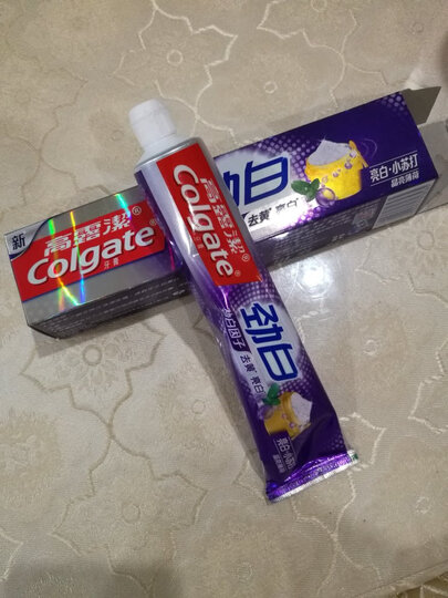 高露洁(Colgate) 劲白茉莉白茶 美白牙膏 180g 清新口气 (新老包装随机发) 晒单图