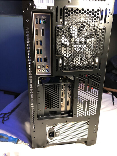 追风者(PHANTEKS) 515PTG钢化玻璃RGB电竞ATX水冷电脑机箱(支持360水冷/2把RGB神光同步静音风扇/防尘/背线) 晒单图