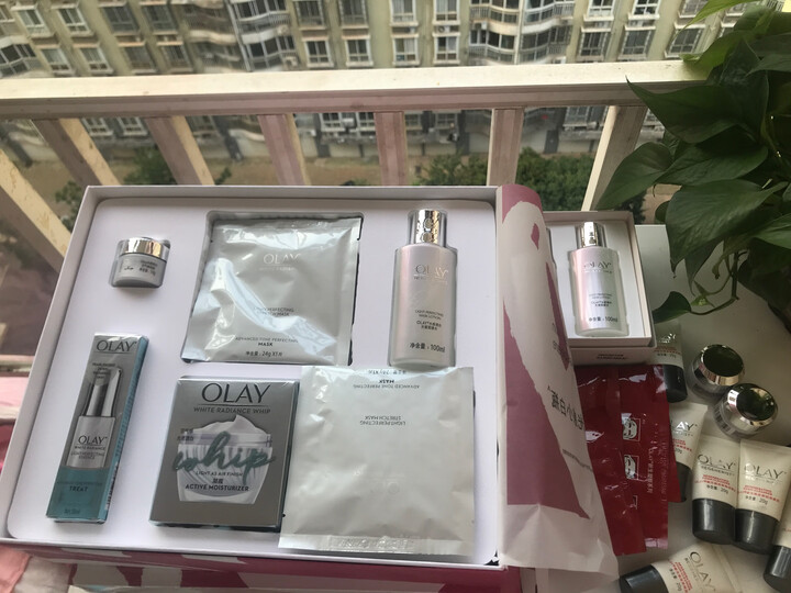 玉兰油OLAY乳液水感透白亮肤凝乳75ml(美白补水 淡化色斑 提亮肤色 持久保湿 新老包装随机发货) 晒单图
