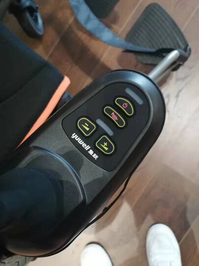 鱼跃(YUWELL)轮椅可折叠半躺型老人带坐便器椅餐桌板手动轮椅车全钢管加固H059B 晒单图