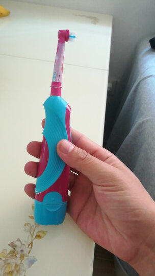 欧乐B（Oralb）电动牙刷 儿童电池型电动牙刷（5岁以上适用）2分钟震动提示 白雪公主款 DB4510K 博朗精工 晒单图