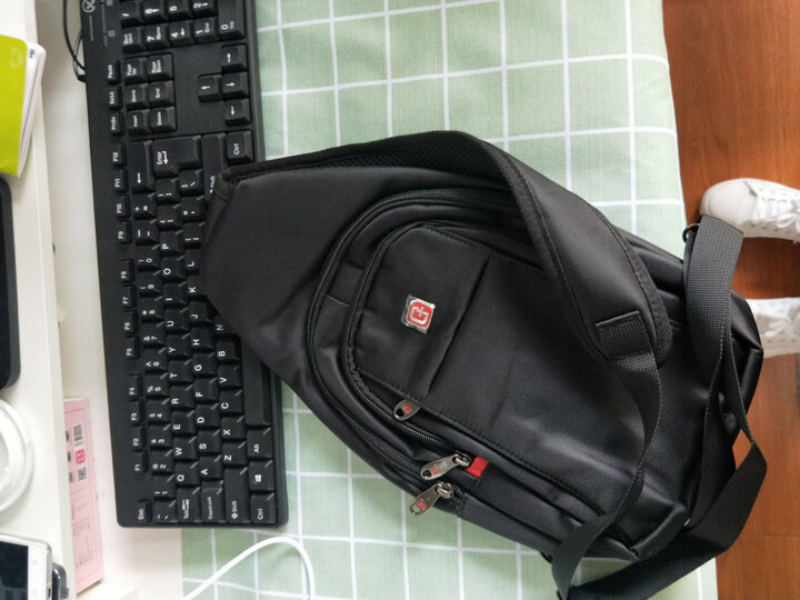 SWISSGEAR胸包 男士商务单肩斜挎包旅行休闲男小包9.7英寸iPad 时尚防泼水运动背腰包SA-9393IIImini黑色 晒单图