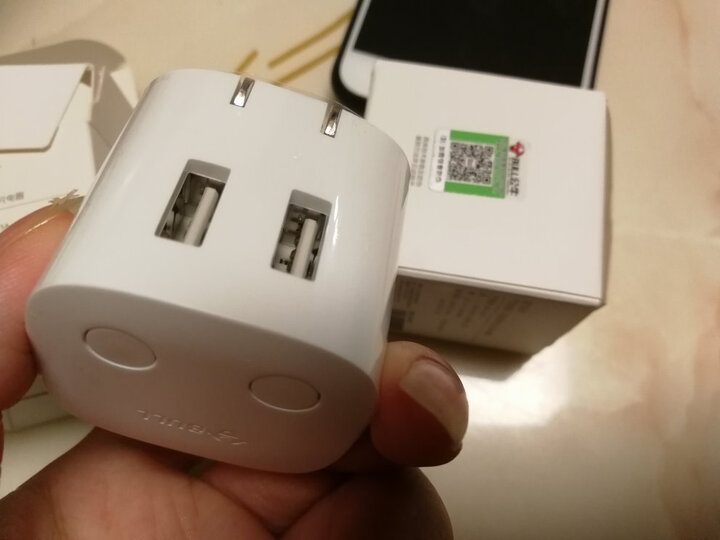 公牛(BULL)U212T自动防过充插头/自动断电充电器/双口充电USB2.4A双输出 晒单图